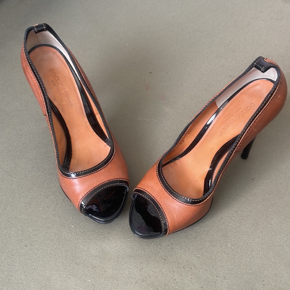 Dolce Gabbana Vero cuoio  Open Toe brown/ black color leather Heels. Size 39- 9” - Picture 2 of 16